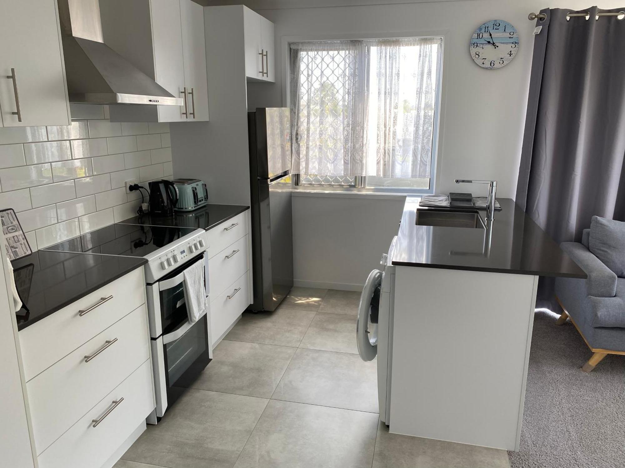 2bd Family Or Couple Upstairs Near Turf Club, Hota In Bundall 4*
